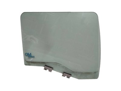 Скло дверей праве